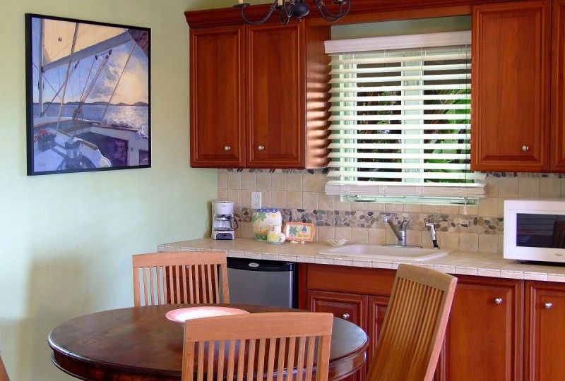 Chateau-Margot_Coral-Cottage_Kitchen-1200x1163-800x540