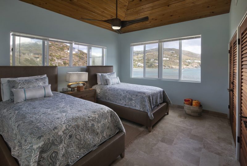 HartBayBeach-Twin-Bedroom-scaled-800x540