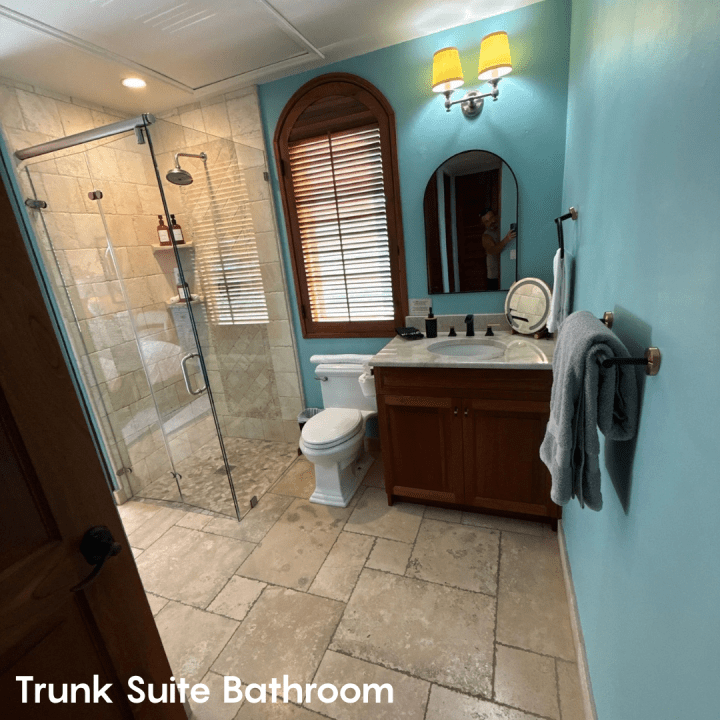 Trunk Suit Bathroom